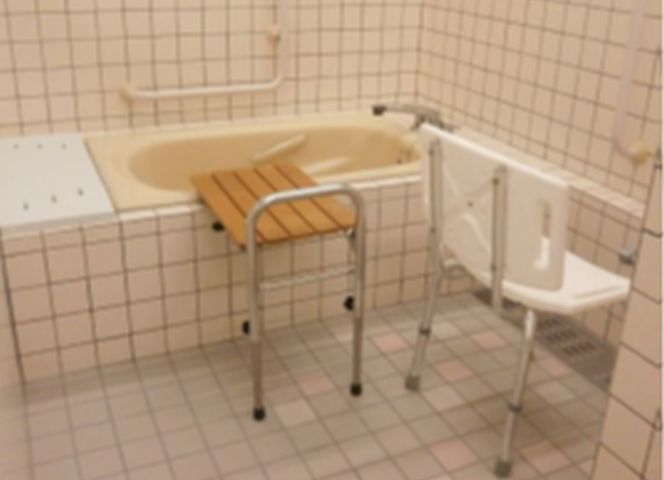 一般的な入浴移乗介助の用具